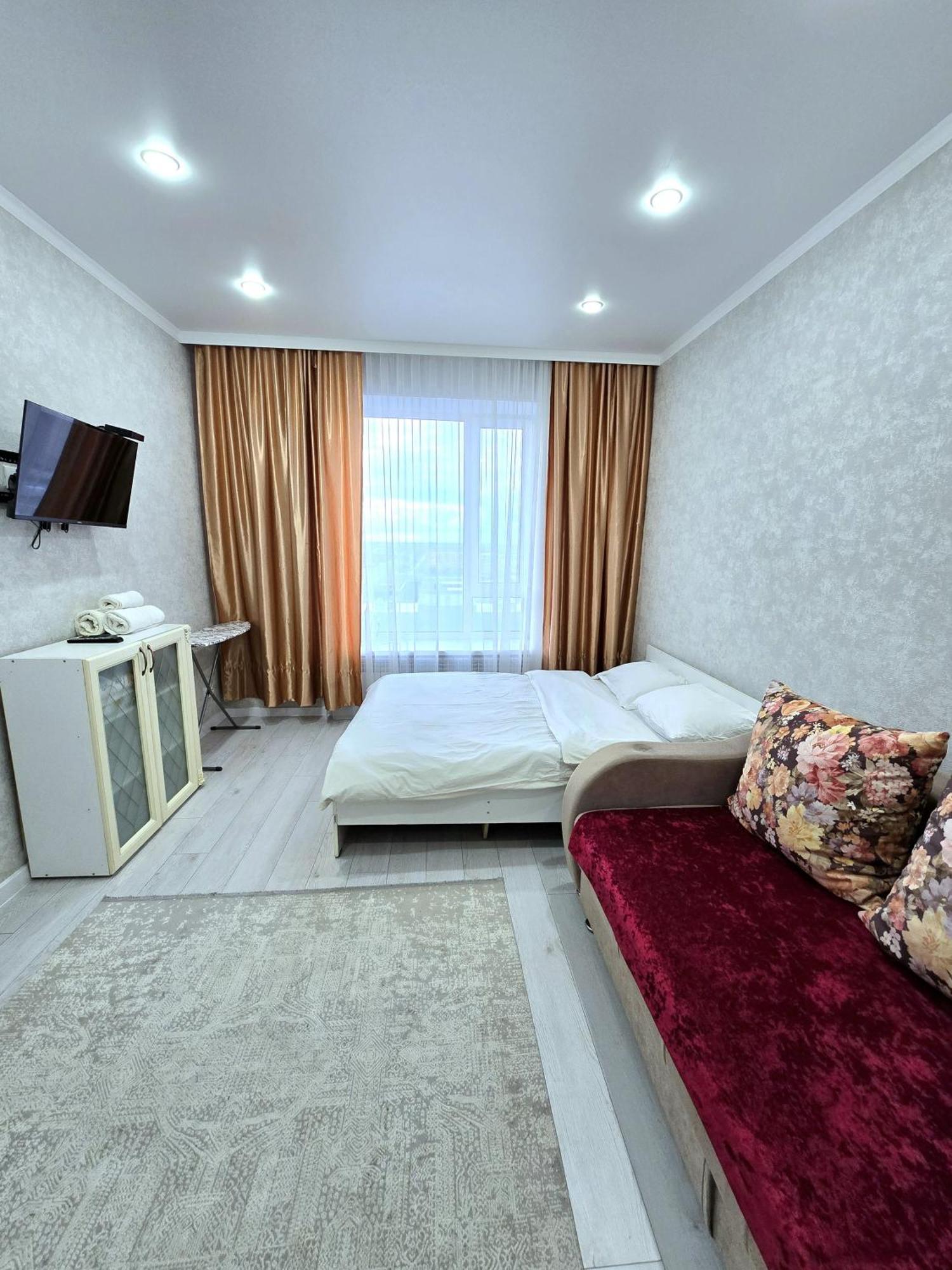 Аэропорт 10 Минут Жк Будапешт163 Apartment Astana Bagian luar foto